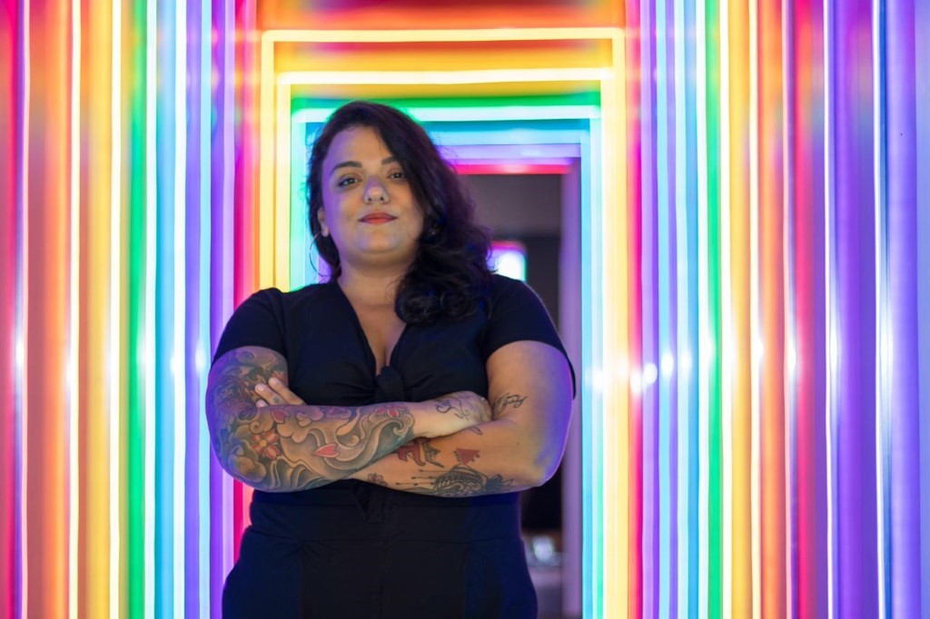 Lela Gomes, dona de bar lésbico em Botafogo: 'Tudo o que a sapatão gosta' |  VEJA RIO