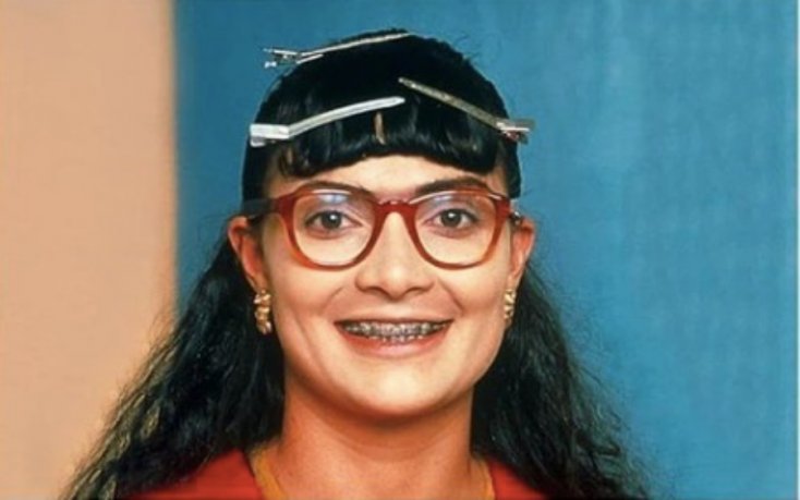 Quem não lembra da protagonista de "Betty, a Feia" as ostentando na TV da época? 
