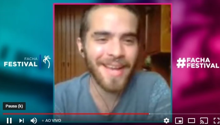 Tela de celular com foto de homem

Descrição gerada automaticamente