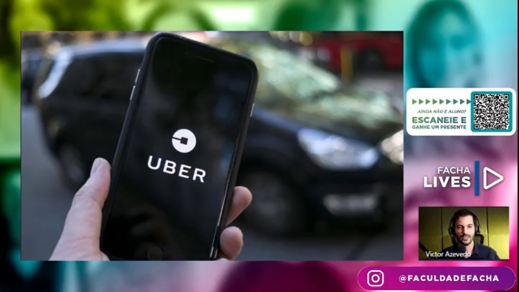 Mão segurando celular com tela ligada
Descrição gerada automaticamente